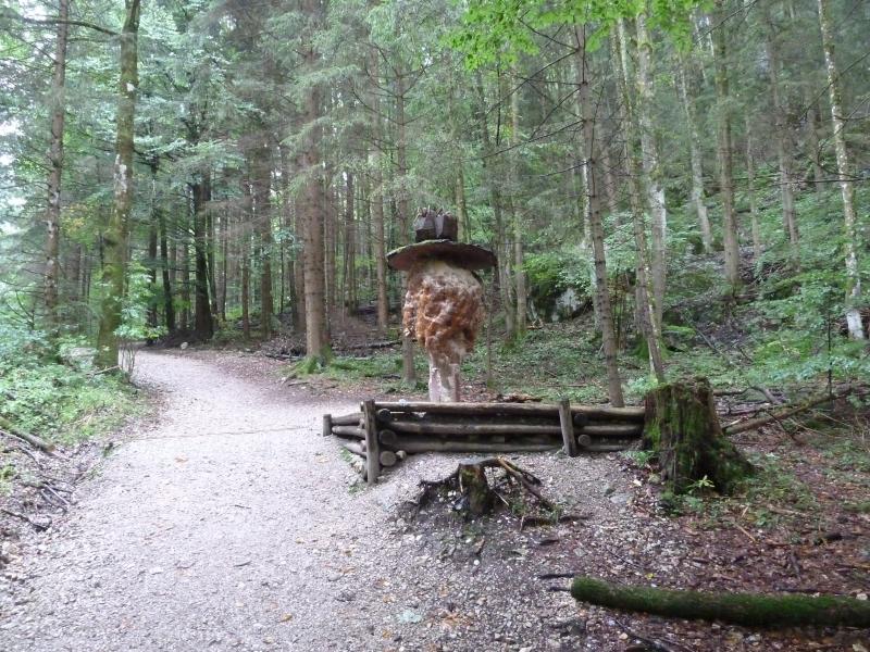 Skulptur am Bergwaldpfad; (c) Stephan Matthiesen