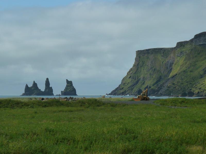 Reynisdrangar; (c) Stephan Matthiesen 2011