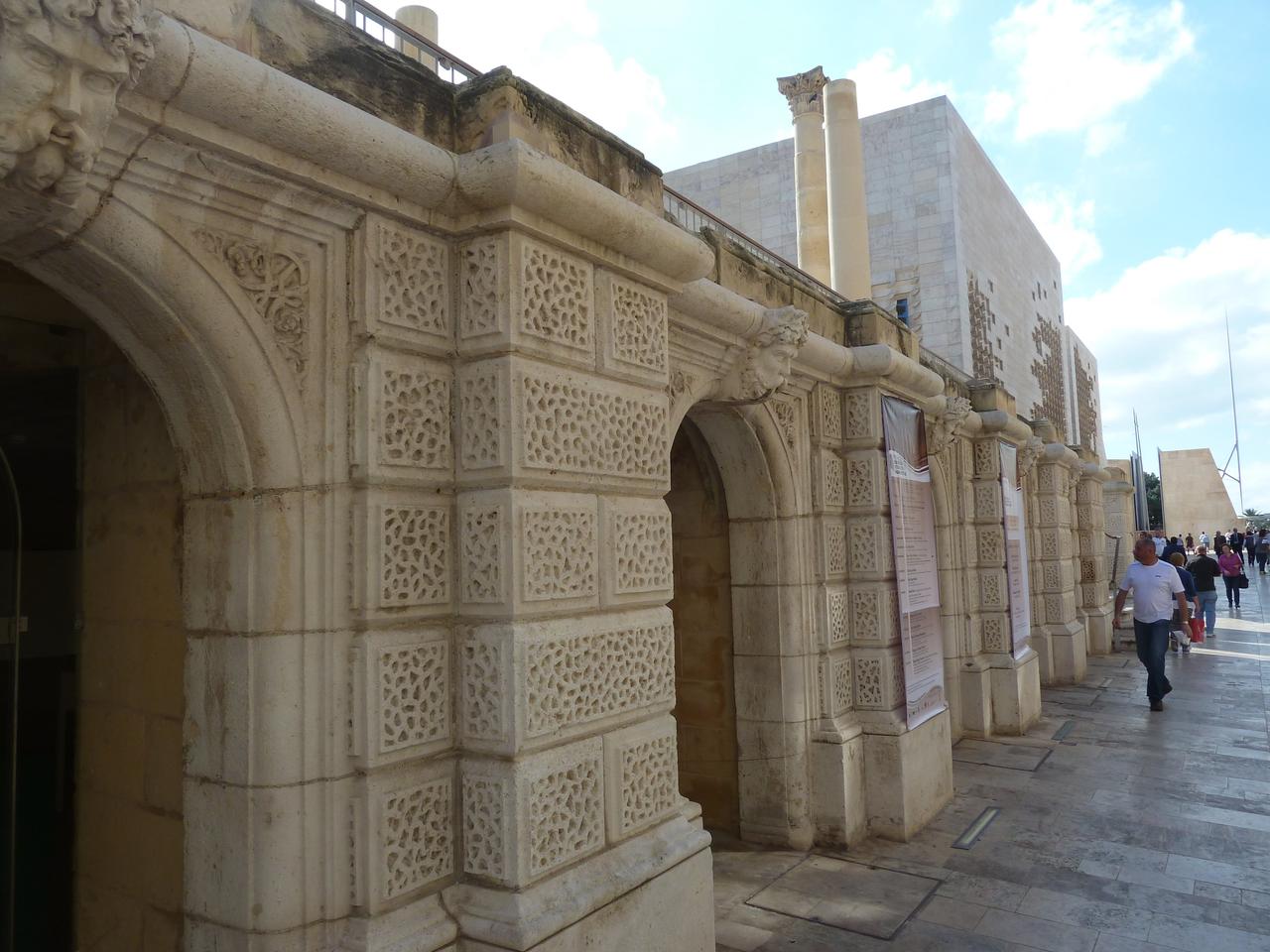 Künstliche Waben in Bausteinen auf Malta; (c) Stephan Matthiesen