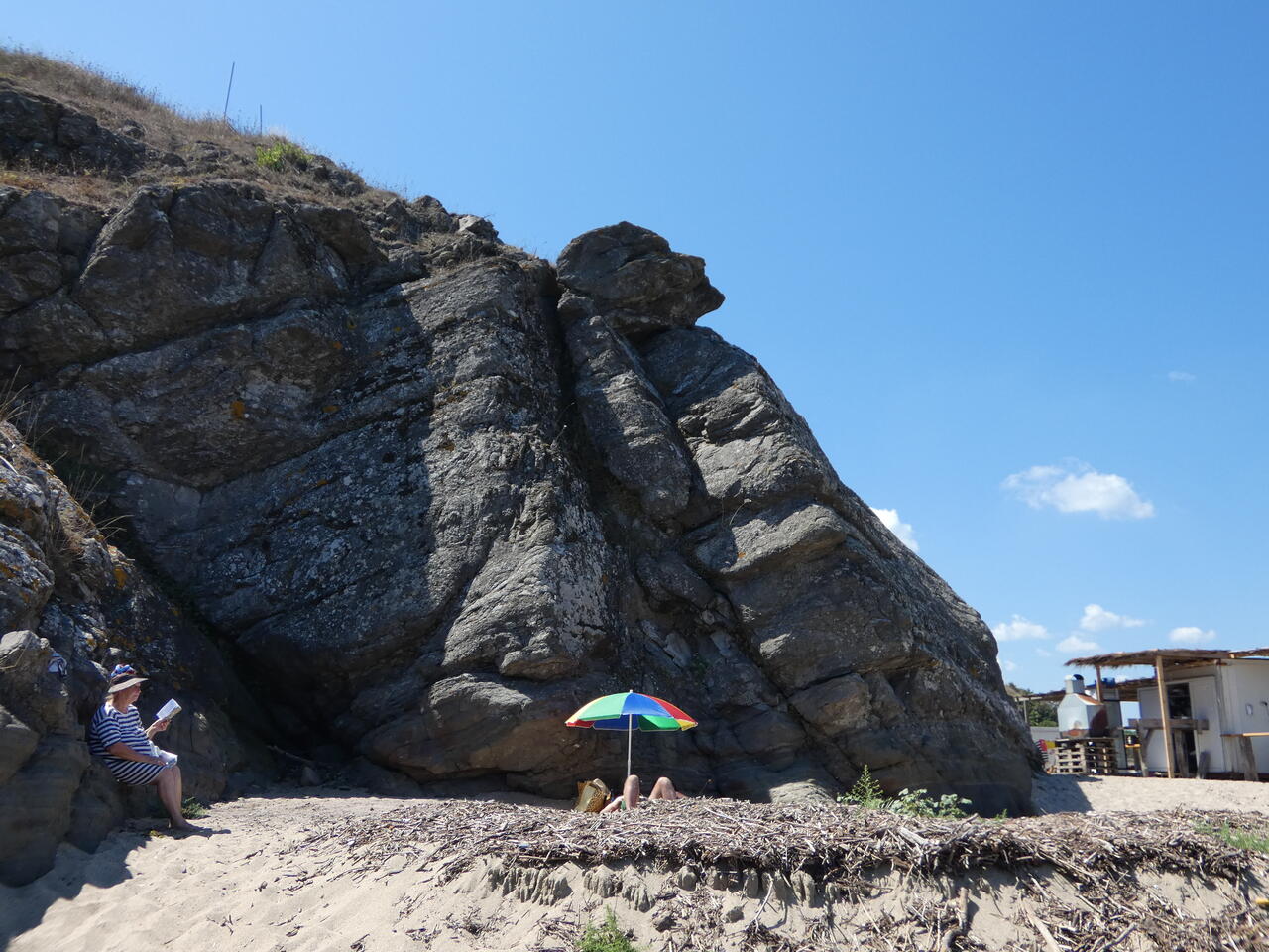 Felsgesicht in Sinemorez; (c) Stephan Matthiesen 2021