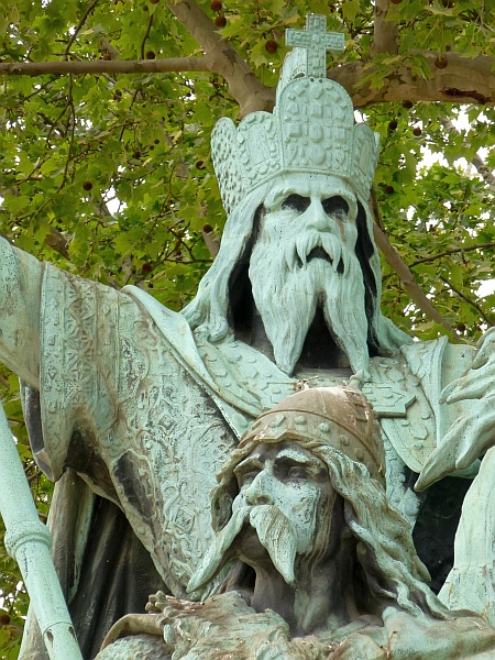 Statue vor Notre Dame, Paris