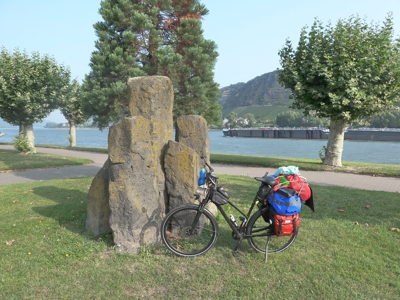 Basaltsäulen mit Fahrrad; (c) Stephan Matthiesen 2019